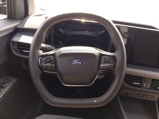 Ford E-Tourneo Courier Titanium