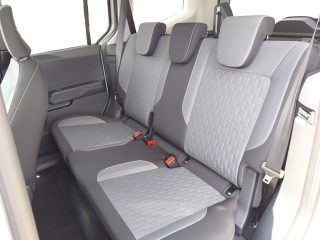 Ford E-Tourneo Courier Titanium