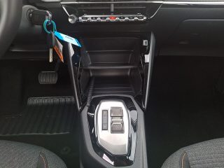 Peugeot 208 Hybrid 100 e-DCS6 Style