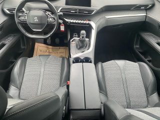Peugeot 3008 1,2 PureTech 130 S&S Allure ** NUR 27.800 KM **