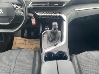 Peugeot 3008 1,2 PureTech 130 S&S Allure ** NUR 27.800 KM **