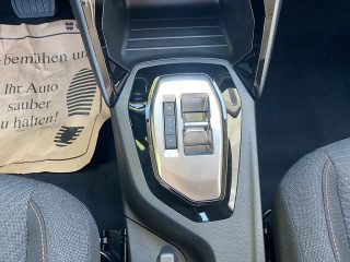 Peugeot 208 Hybrid 100 e-DCS6 Style