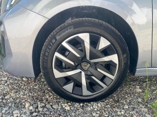 Peugeot 208 Hybrid 100 e-DCS6 Style