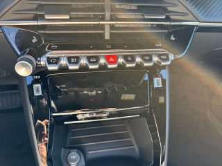 Peugeot 2008 Hybrid 145 e-DCS6 Allure