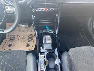 Peugeot 2008 Hybrid 136 e-DCS6 GT