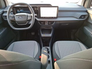 Ford Tourneo Courier Elektromotor 100 kW Titanium