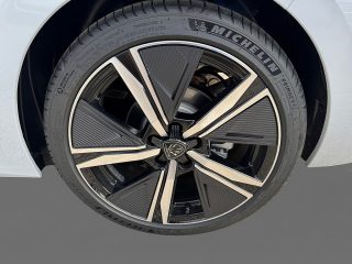 Peugeot 308 Hybrid 145 e-DSC6 GT