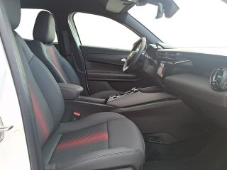 Alfa Romeo Junior Ibrida Speciale 1.2 MHEV e-DCT6