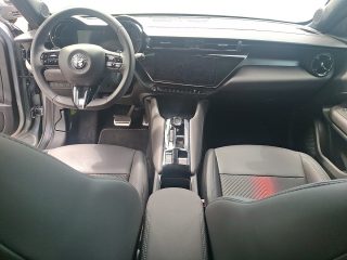 Alfa Romeo Junior Ibrida Speciale 1.2 MHEV e-DCT6