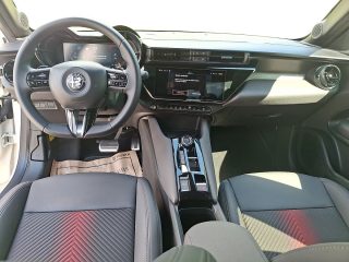 Alfa Romeo Junior Ibrida Speciale 1.2 MHEV e-DCT6