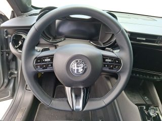 Alfa Romeo Junior Ibrida Speciale 1.2 MHEV e-DCT6