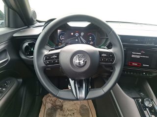 Alfa Romeo Junior Ibrida Speciale 1.2 MHEV e-DCT6