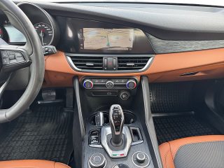 Alfa Romeo Giulia Super 2,2 160 ATX RWD