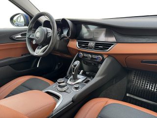 Alfa Romeo Giulia Super 2,2 160 ATX RWD