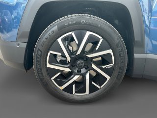 Jeep Compass Elektro Altitude Super Bowl Edition Reichweite 467 Km