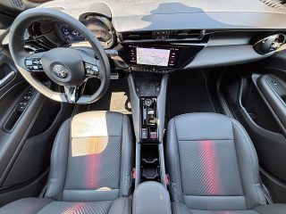 Alfa Romeo Junior 1.2 MHEV 100kW Speciale e-DCT6 Ibrid Automatik